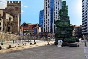 EL ÁRBOL DE LAS 3200 BOTELLAS DE SIDRA, EL MIUELLE